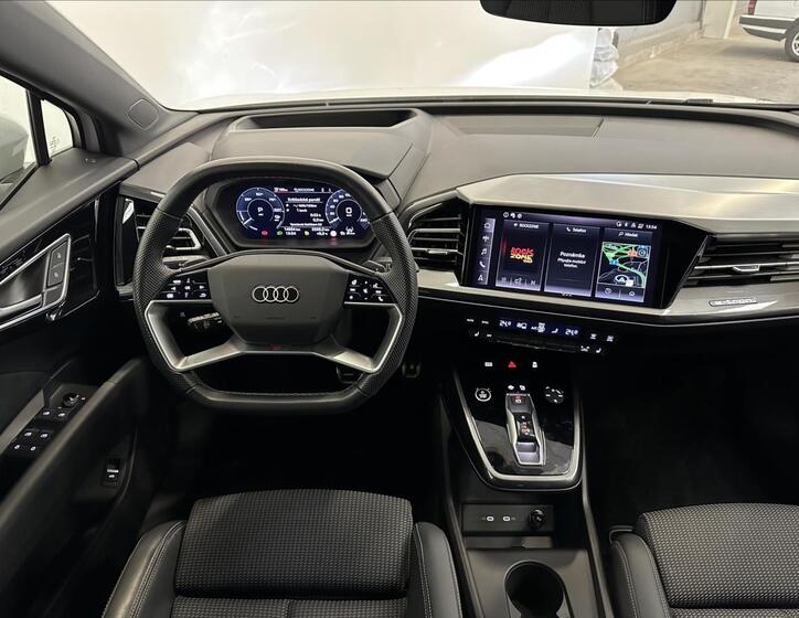 Audi Q4 5