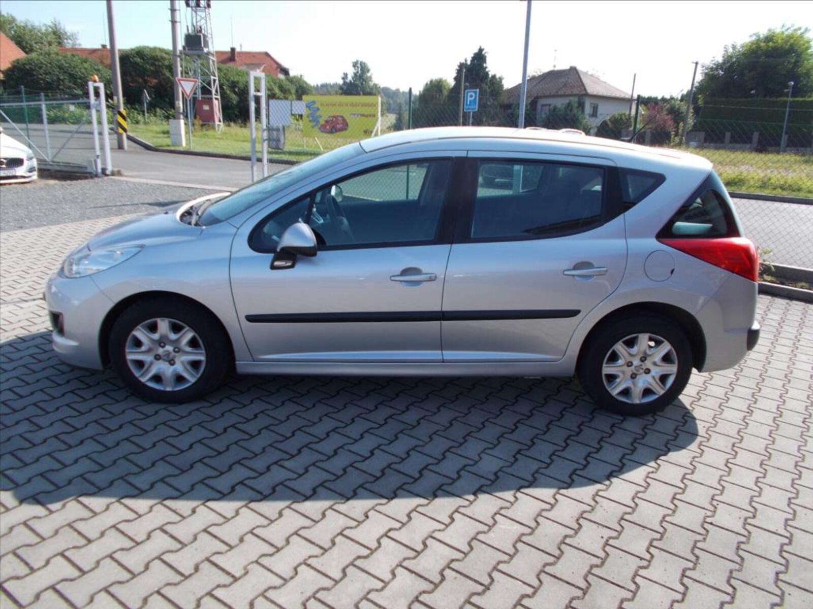 Peugeot 207 5