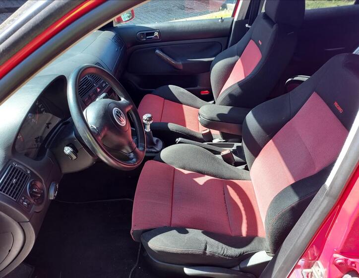 Volkswagen Golf 11