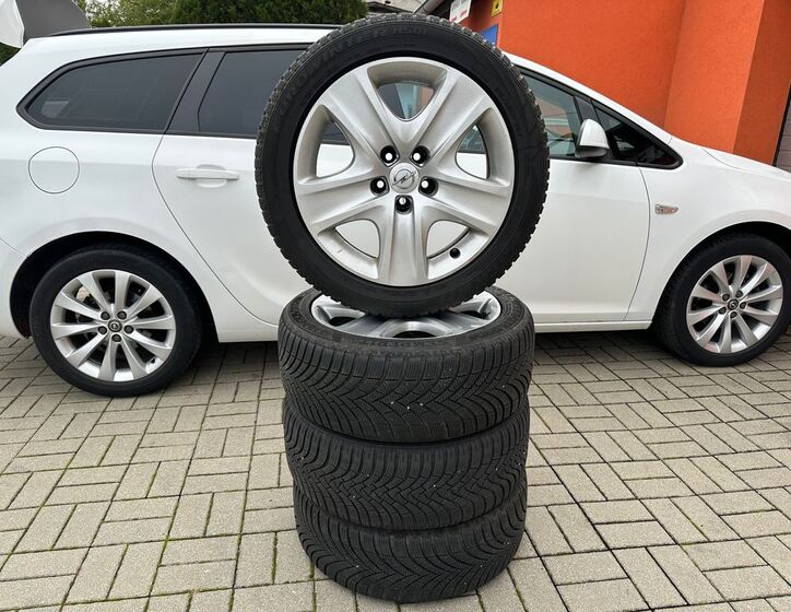 Opel Astra 8