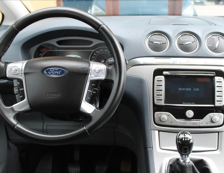 Ford S-MAX 10