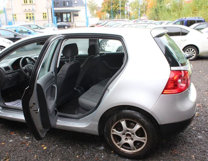 Volkswagen Golf 12