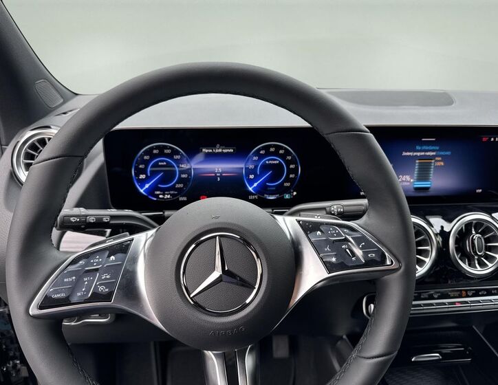 Mercedes-Benz EQA 10