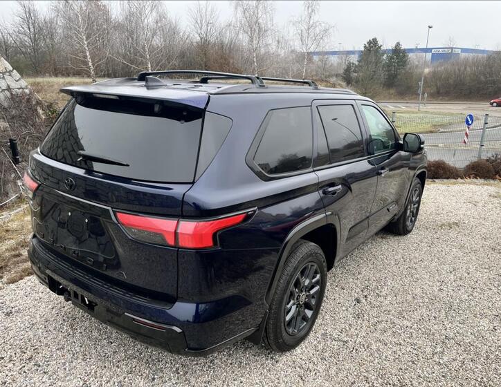 Toyota Sequoia 7