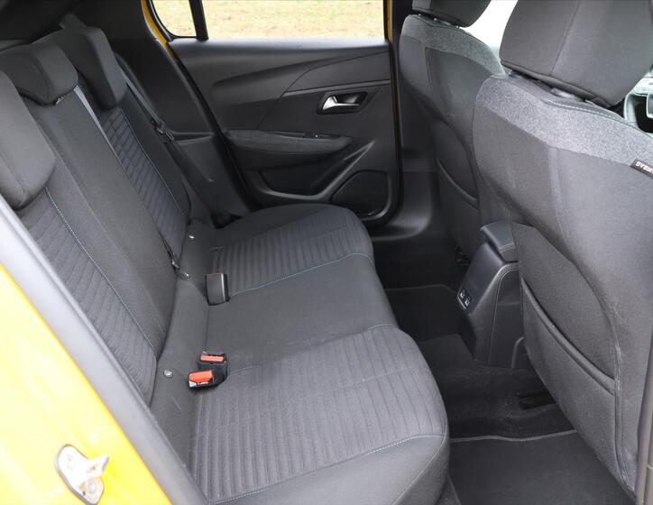 Peugeot 208 15