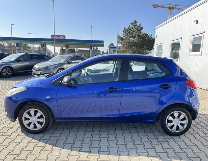 Mazda 2 3