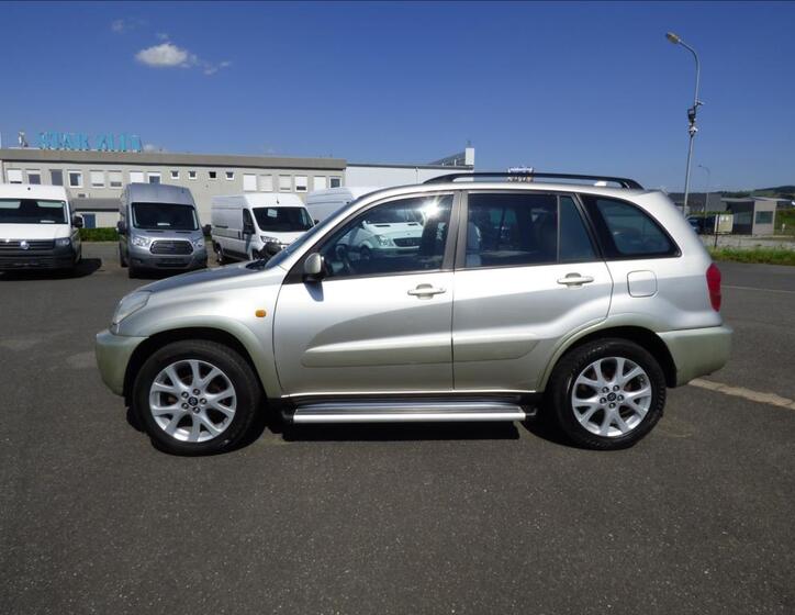 Toyota RAV4 6