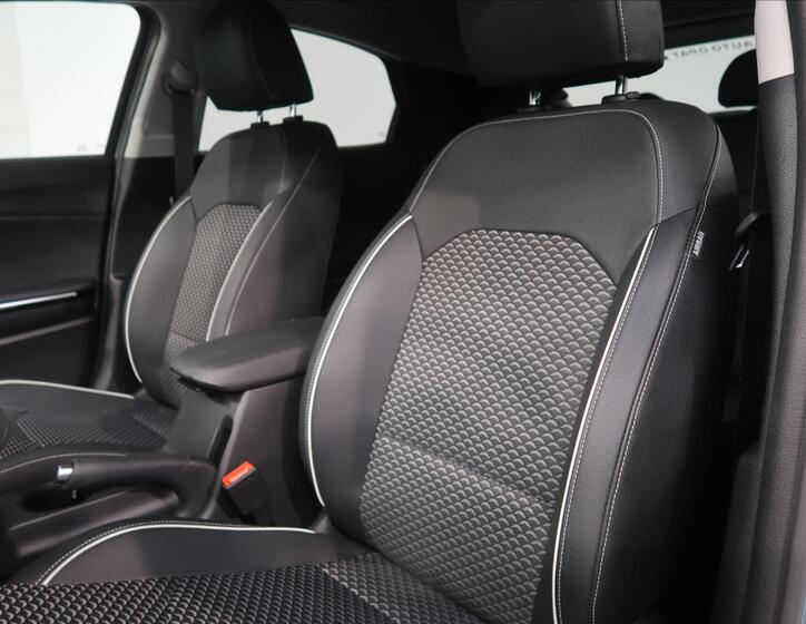 KIA XCeed 13