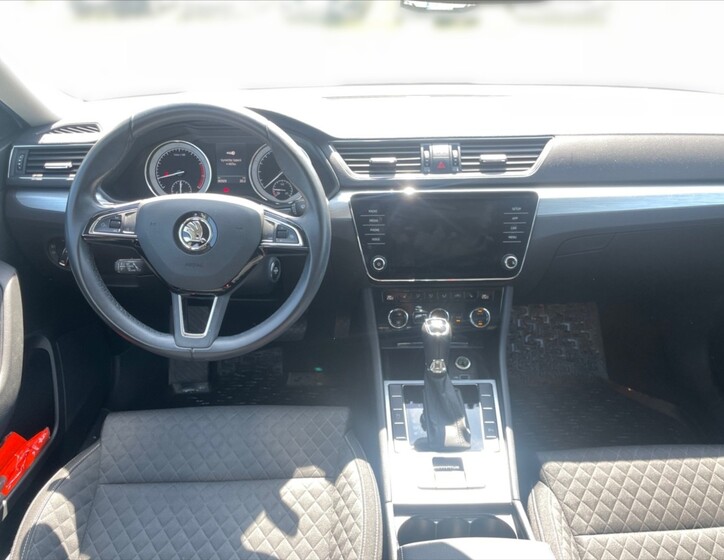 Škoda Superb 9