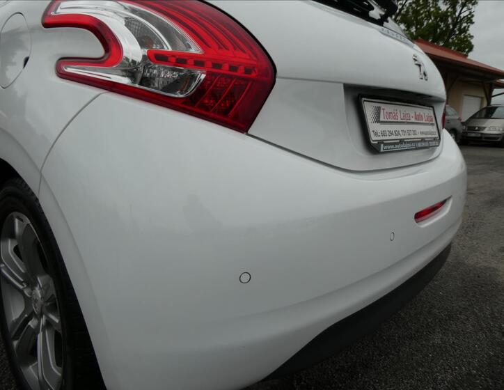 Peugeot 208 11