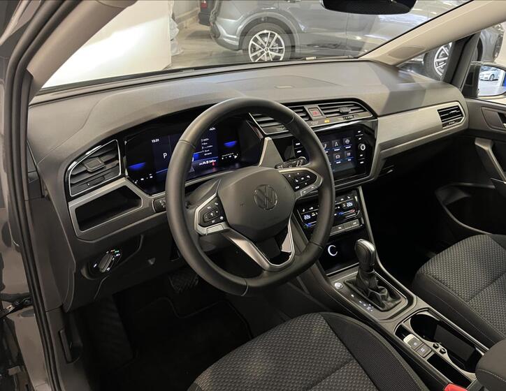 Volkswagen Touran 6