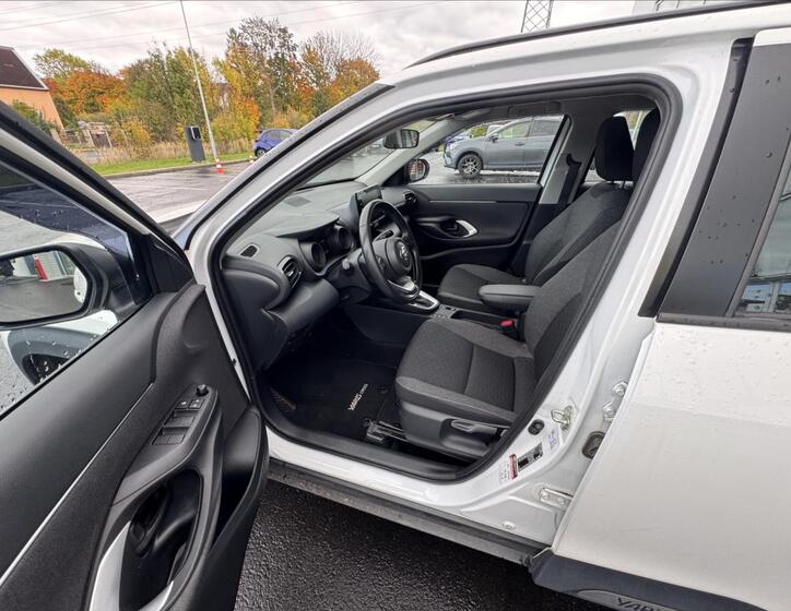 Toyota Yaris Cross 9