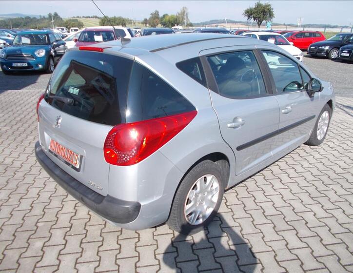 Peugeot 207 11