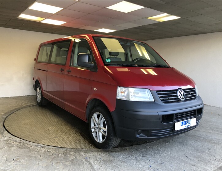 Volkswagen Caravelle 1