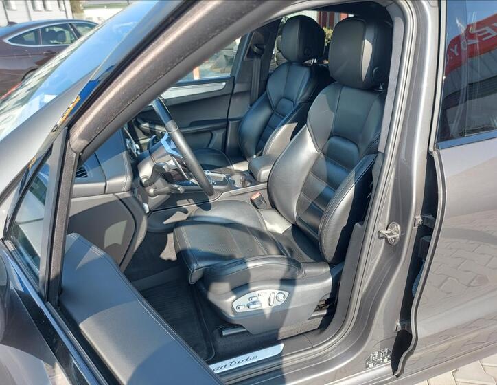 Porsche Macan 9