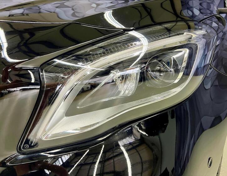 Mercedes-Benz GLA 8