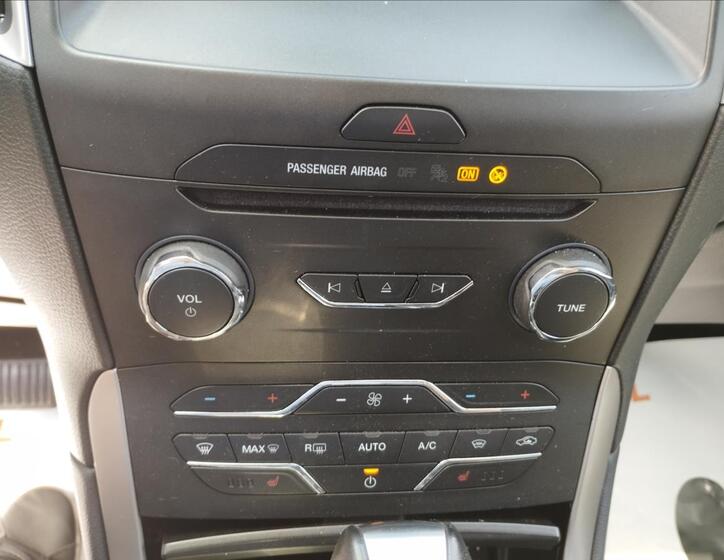 Ford Galaxy 13
