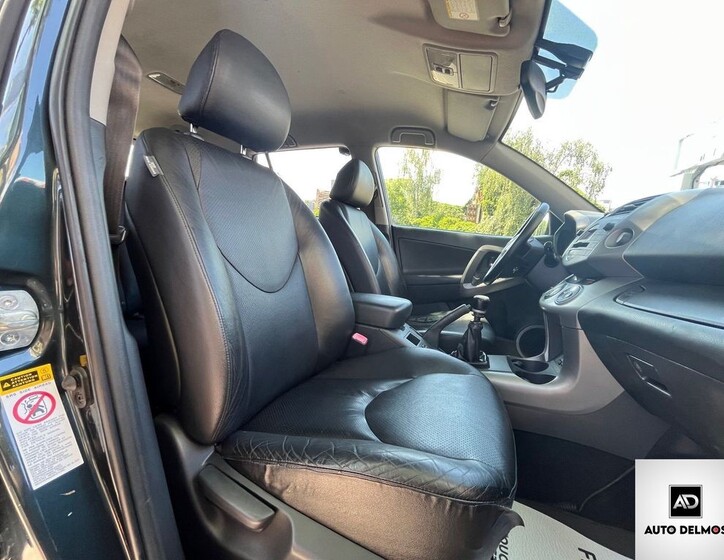 Toyota RAV4 25