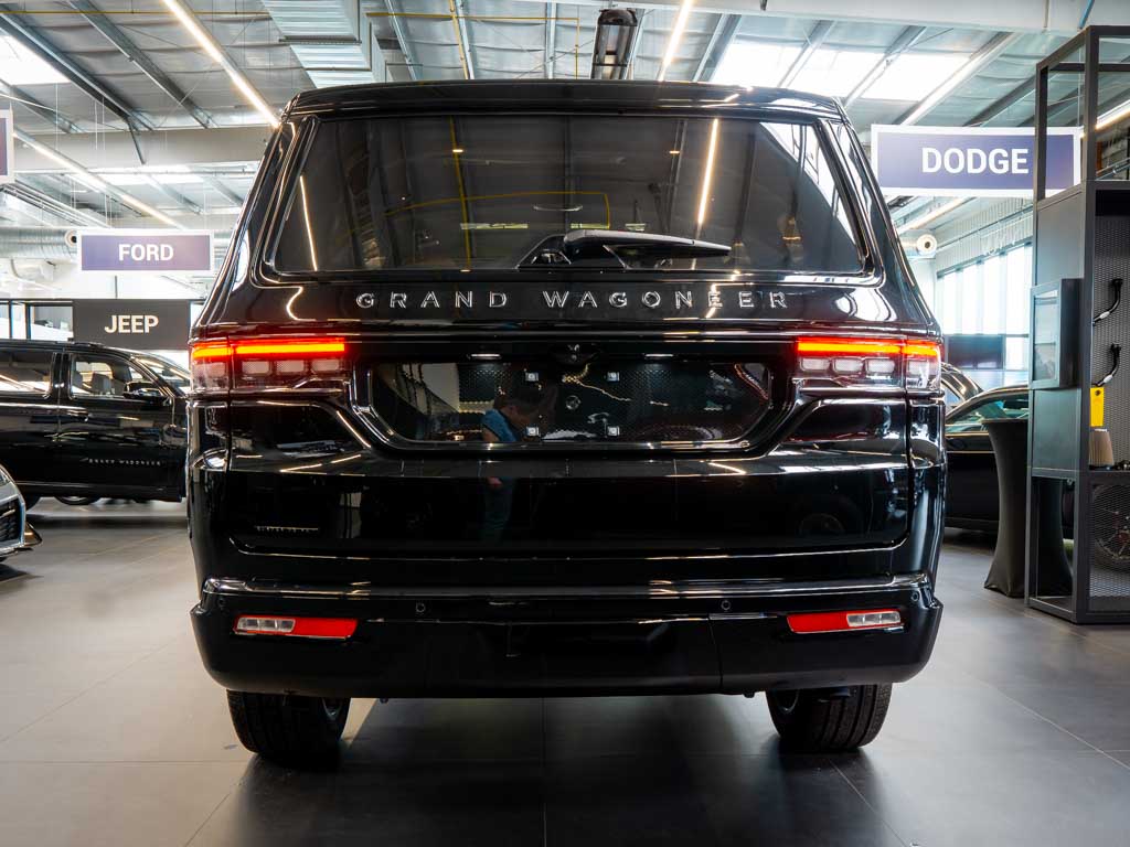 Jeep Grand Wagoneer