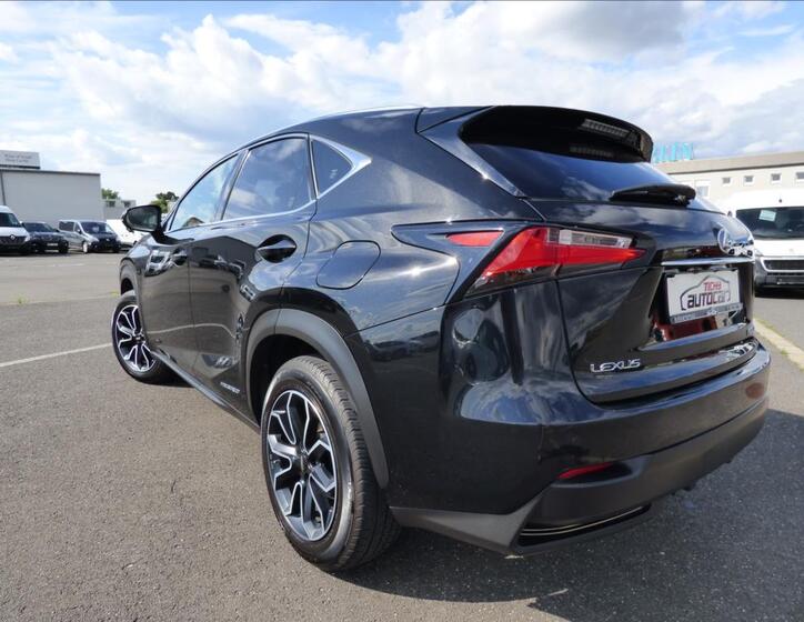 Lexus NX 300h 76