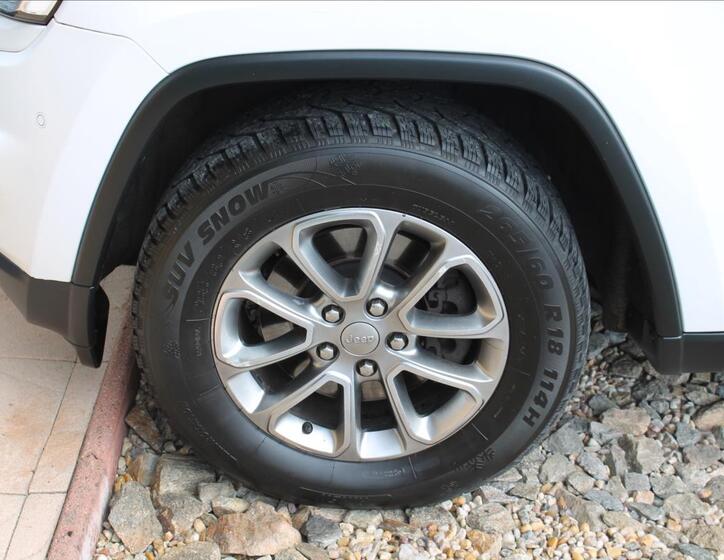 Jeep Grand Cherokee 38