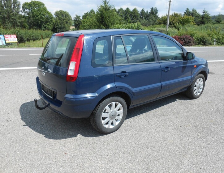 Ford Fusion 6