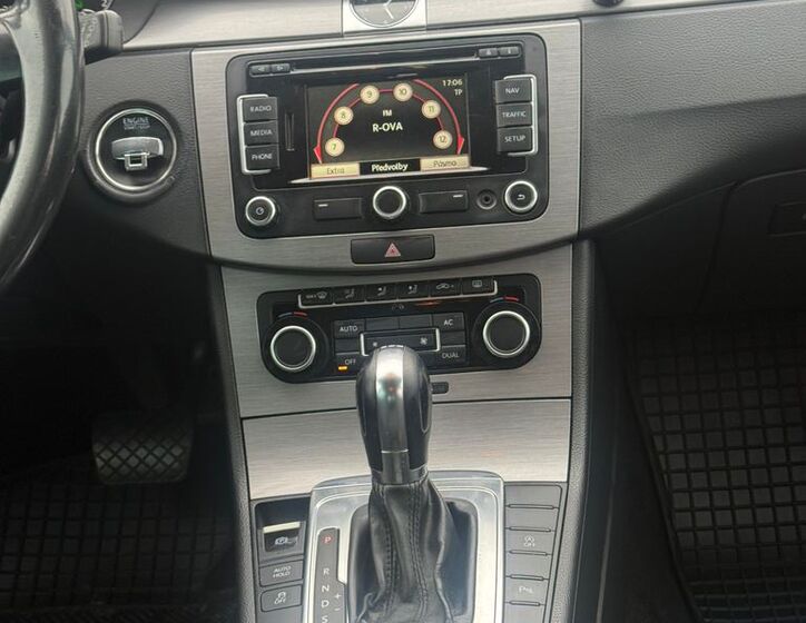 Volkswagen Passat 9