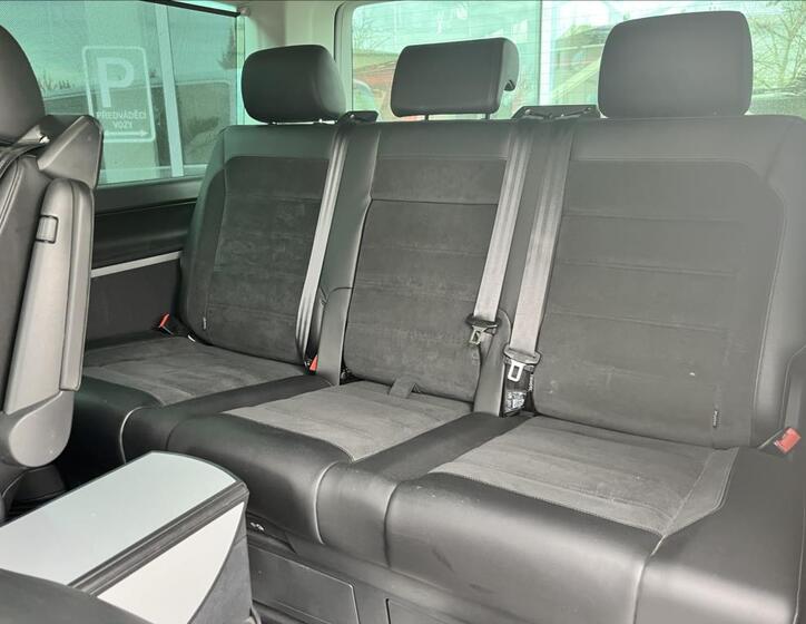 Volkswagen Multivan 13
