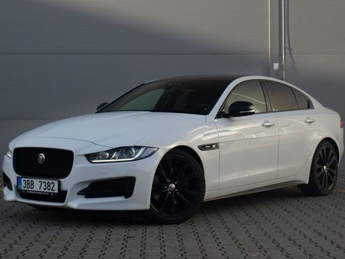 Jaguar XE