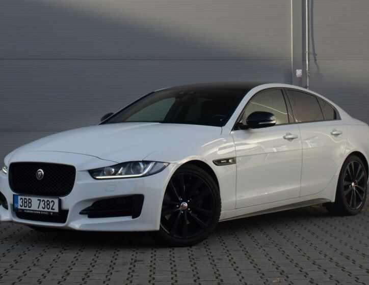 Jaguar XE 1