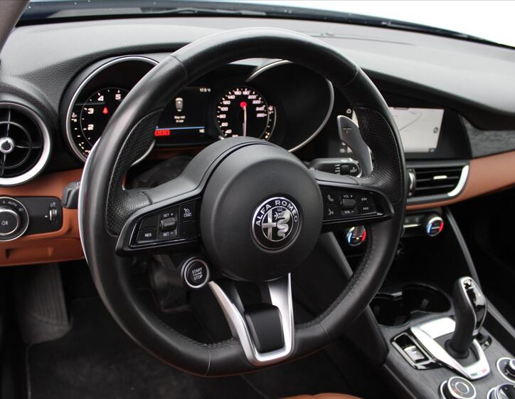 Alfa Romeo Giulia 15