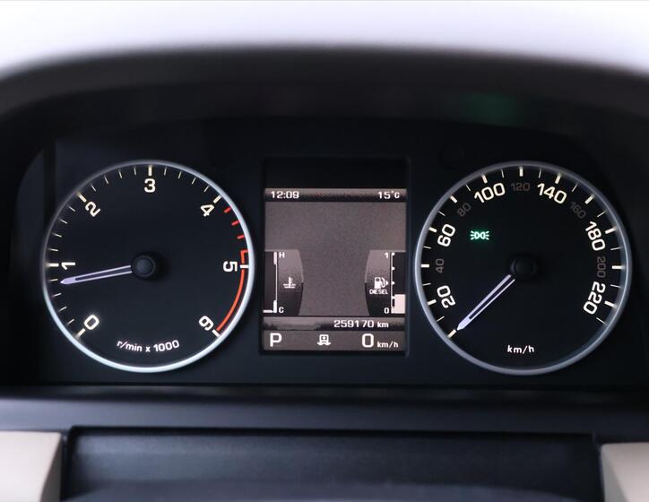 Land Rover Discovery 23