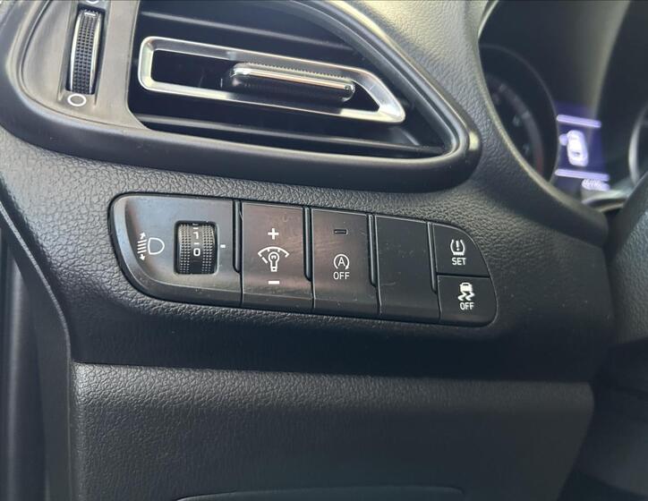Hyundai i30 11