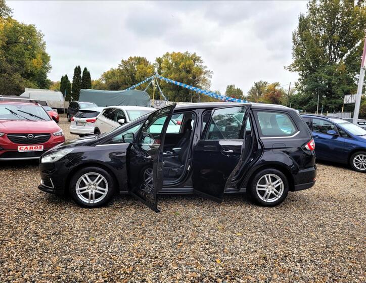 Ford Galaxy 19