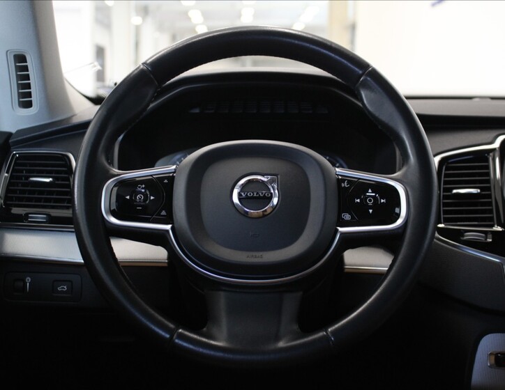 Volvo XC90 10
