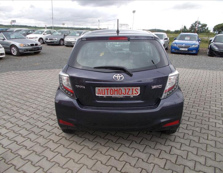 Toyota Yaris 9