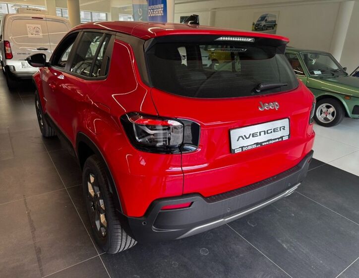 Jeep Avenger 5