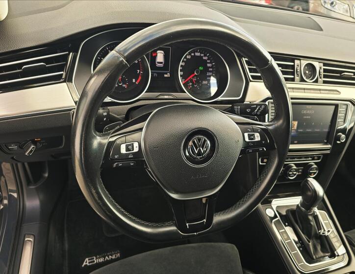 Volkswagen Passat 11