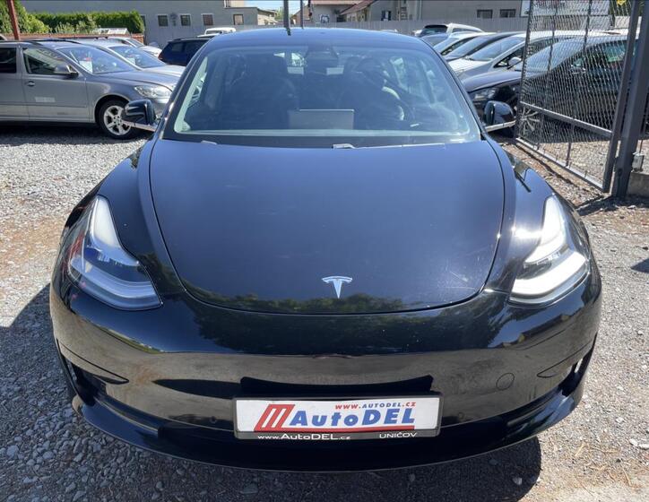 Tesla Model 3 10