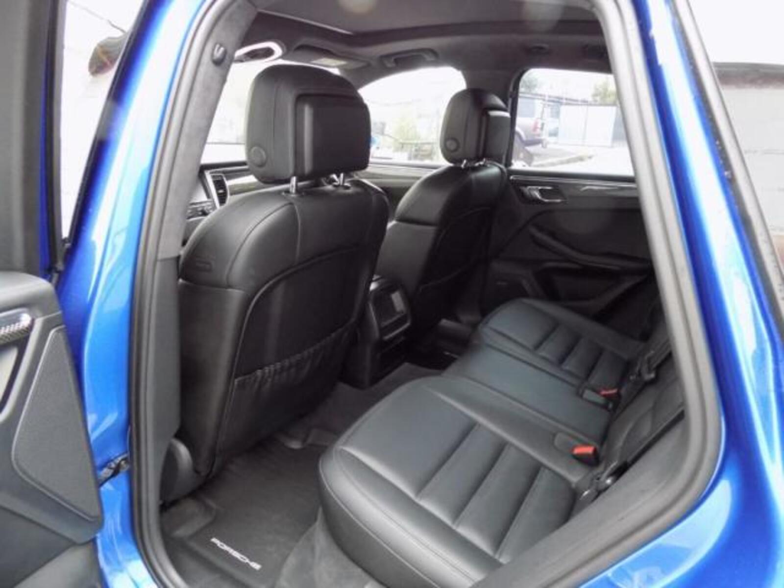 Porsche Macan 11