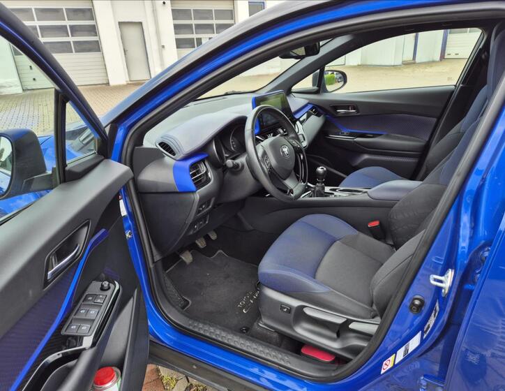 Toyota C-HR 7