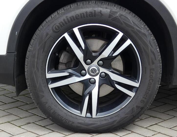 Volvo XC40 21