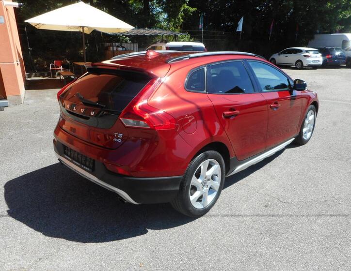 Volvo V40 5
