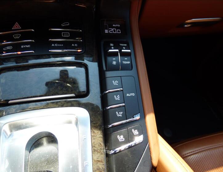 Porsche Cayenne 37