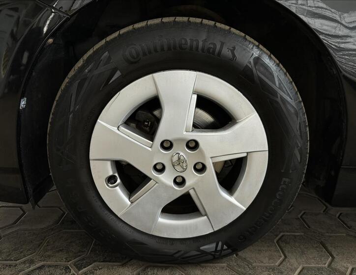 Toyota Prius 33