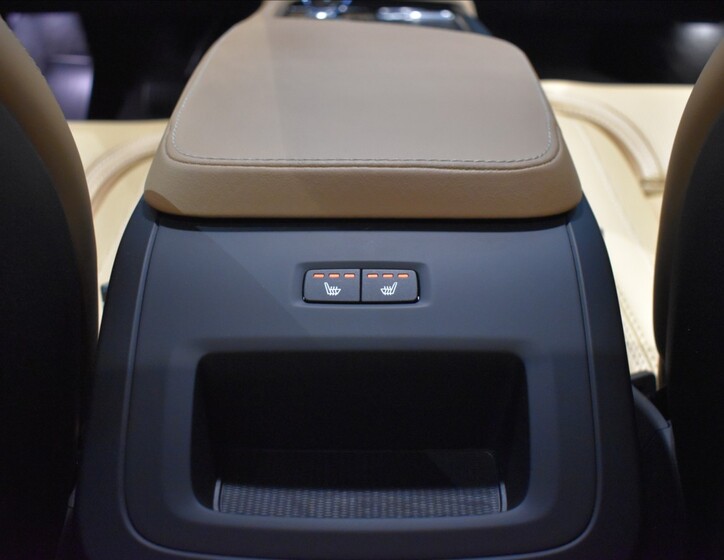 Volvo XC90 17