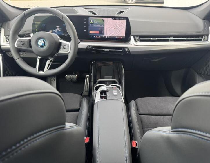 BMW iX1 7