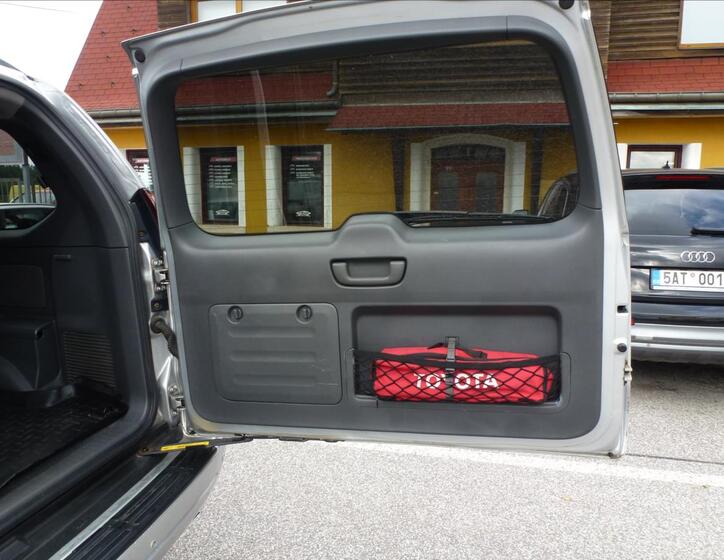Toyota Land Cruiser 20