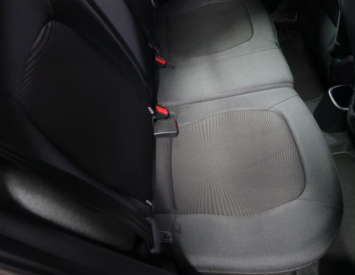 Hyundai i10 12