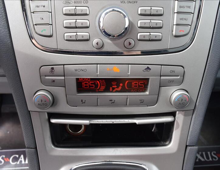 Ford Galaxy 41